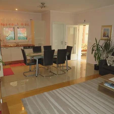 Apartment Simaris - Spacious With Terrace And Sea View Sibenik Exterior photo