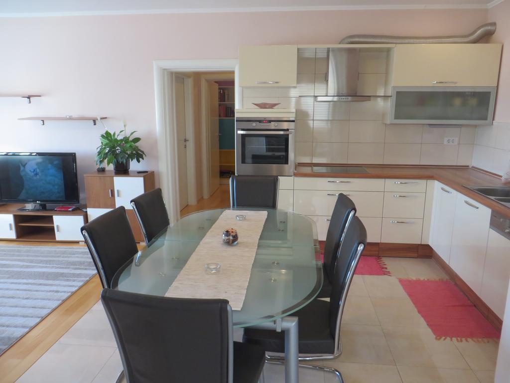 Apartment Simaris - Spacious With Terrace And Sea View Sibenik