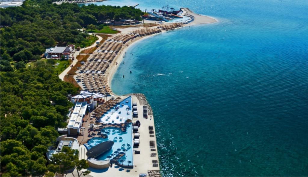Simaris - Spacious With Terrace And Sea View * Sibenik