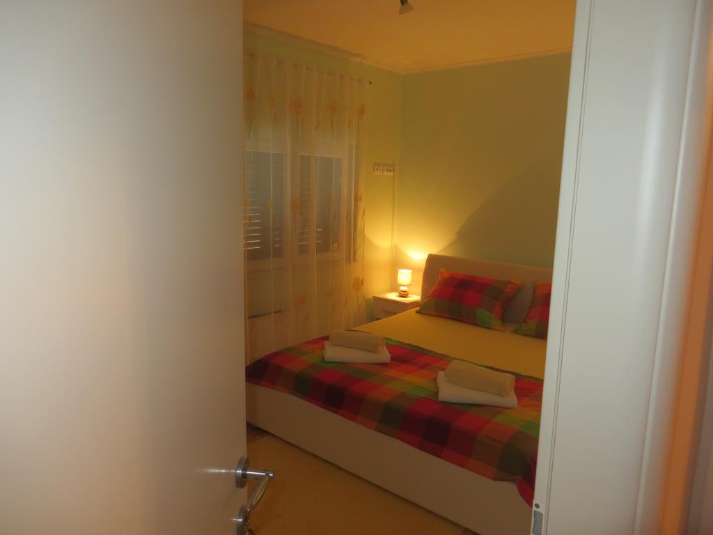 Simaris - Spacious With Terrace And Sea View Apartment